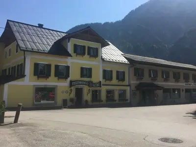 Doppelzimmer für 2 Personen (11 m²) in Bad Goisern 1/10