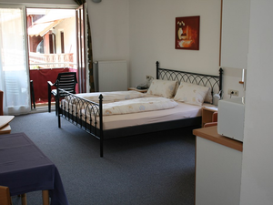 22377815-Doppelzimmer-3-Bad Griesbach im Rottal-300x225-4