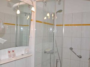 23669908-Doppelzimmer-2-Bad Harzburg-300x225-3