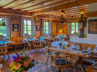 Hotel Restaurant Vinothek LAMM