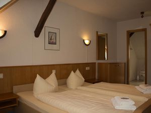 18595715-Doppelzimmer-4-Bad Langensalza-300x225-5