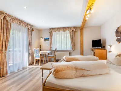 Photo, INSIDE, OUTSIDE