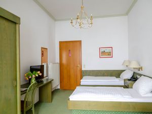 15223316-Doppelzimmer-2-Bad Reichenhall-300x225-5