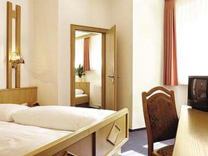 15224796-Doppelzimmer-2-Bad Reichenhall-300x225-4