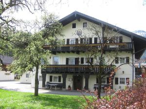 23308117-Doppelzimmer-2-Bad Reichenhall-300x225-1