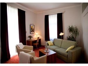 23664269-Doppelzimmer-2-Bad Reichenhall-300x225-3