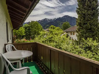 Balkon mit Bergblick