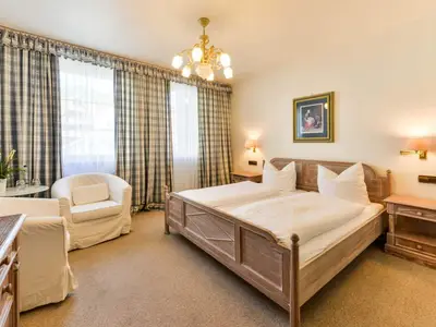 Doppelzimmer für 2 Personen in Bad Urach 5/8