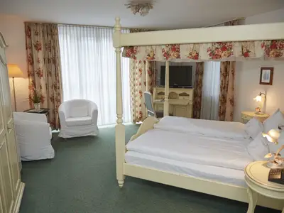 Doppelzimmer für 2 Personen in Bad Urach 7/9