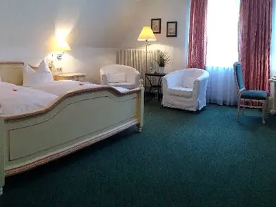 Doppelzimmer für 2 Personen in Bad Urach 8/9