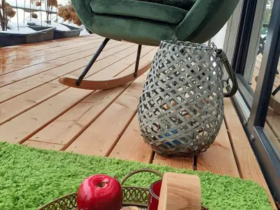 Photo, INSIDE, OUTSIDE