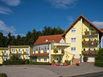 Doppelzimmer für 3 Personen (27 m²) in Bad Waltersdorf 1/10