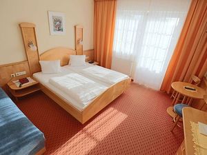 23682949-Doppelzimmer-3-Bad Waltersdorf-300x225-1