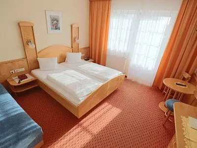 Doppelzimmer für 3 Personen (27 m²) in Bad Waltersdorf 2/10