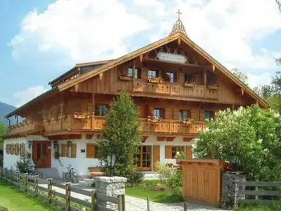 Doppelzimmer für 2 Personen (25 m²) in Bad Wiessee 1/10