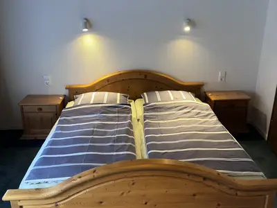 Ansicht Doppelbett mit getrennten Matratzen
