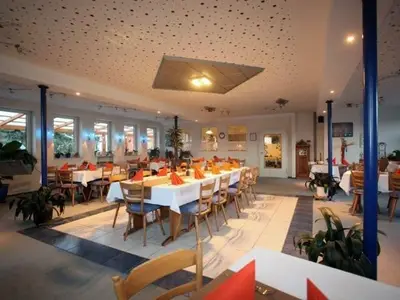 Doppelzimmer für 2 Personen (13 m²) in Bad Zwesten 4/9