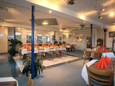Doppelzimmer für 2 Personen (13 m²) in Bad Zwesten 5/9