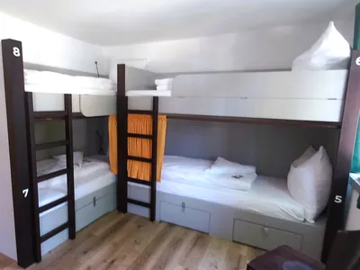 4-Bett Zimmer