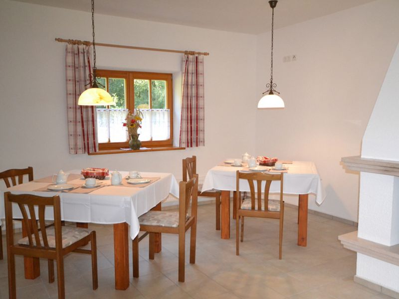 23831917-Doppelzimmer-3-Bayerbach (Rottal-Inn)-800x600-1