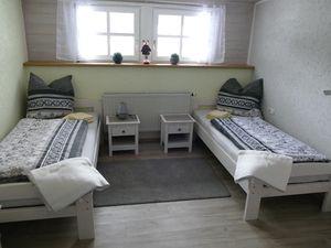 23327483-Doppelzimmer-2-Bayerisch Eisenstein-300x225-4