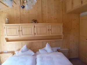 18313068-Doppelzimmer-2-Bayrischzell-300x225-5