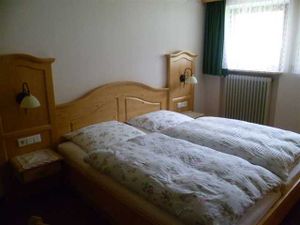 22367403-Doppelzimmer-2-Bayrischzell-300x225-3