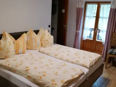 Doppelzimmer für 2 Personen (14 m²) in Bayrischzell 8/10