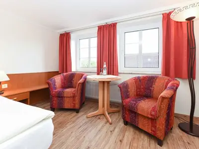 Doppelzimmer für 2 Personen (18 m²) in Bensersiel 7/10