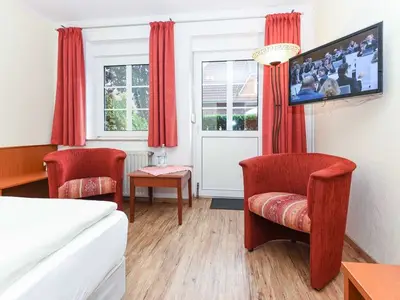 Doppelzimmer für 2 Personen (18 m²) in Bensersiel 7/10