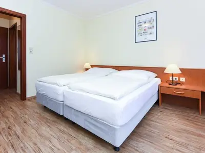 Doppelzimmer für 2 Personen (18 m²) in Bensersiel 8/10