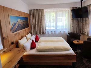 15224789-Doppelzimmer-2-Berchtesgaden-300x225-1