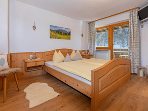 23308292-Doppelzimmer-2-Berchtesgaden-300x225-4