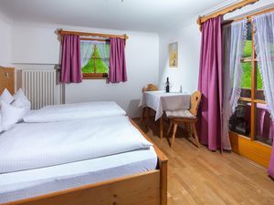 15209352-Doppelzimmer-2-Berchtesgaden-300x225-5