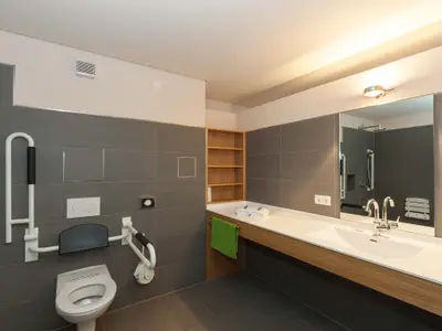Barrierefreies Doppelzimmer - Badezimmer