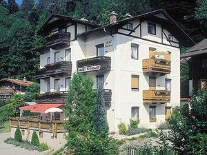 15223482-Doppelzimmer-2-Berchtesgaden-300x225-0