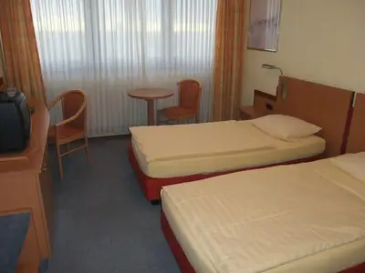Doppelzimmer für 2 Personen (21 m²) in Bergisch Gladbach 8/10