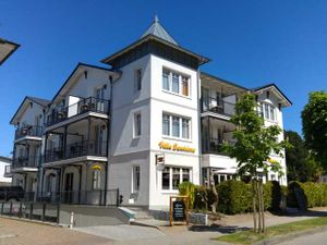 18314513-Doppelzimmer-3-Binz (Ostseebad)-300x225-0