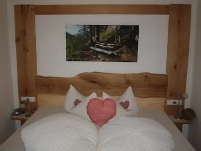 Wir wünschen Ihnen eine erholsame Nacht.