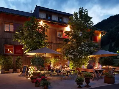 Doppelzimmer für 3 Personen (25 m²) in Bizau 1/10