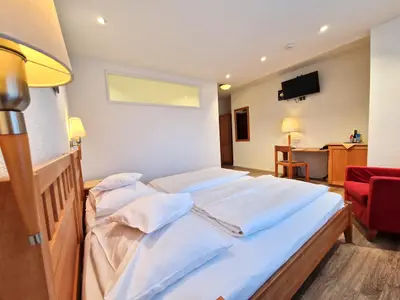 Doppelzimmer für 2 Personen in Boll 3/7