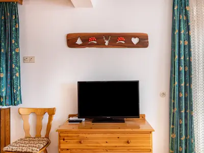 Photo, INSIDE, OUTSIDE