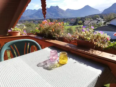 Balkon mit Bergblick