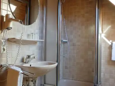 Zimmer im Landhausstil (Bad)