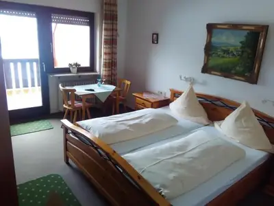 Doppelzimmer mit Balkon