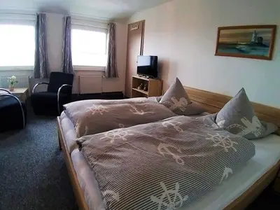 Doppelzimmer für 2 Personen (18 m²) in Carolinensiel 9/10