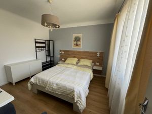 24012648-Doppelzimmer-2-Castellane-300x225-2