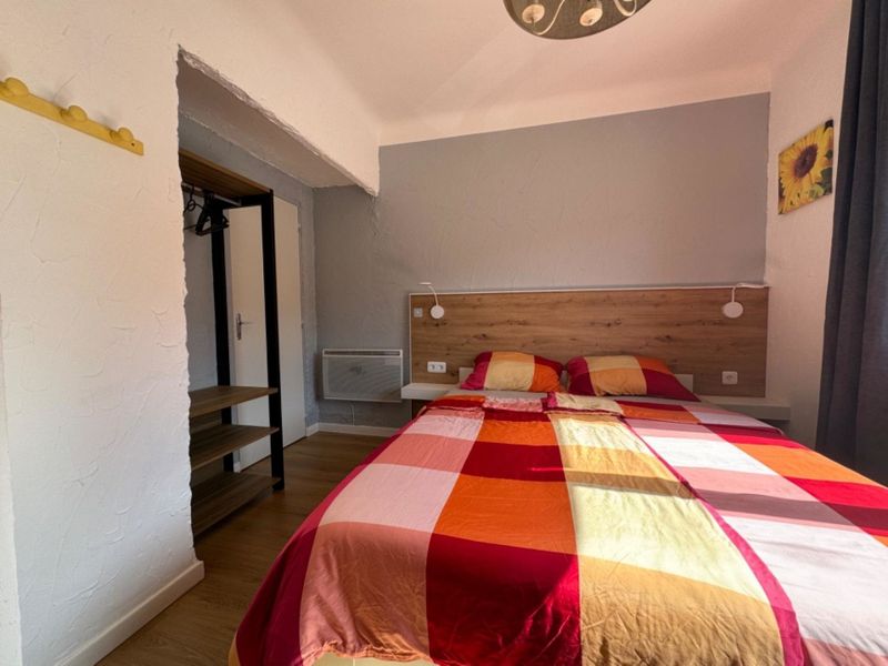 24012634-Doppelzimmer-2-Castellane-800x600-0