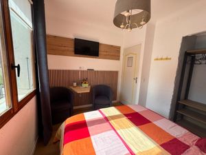 24012634-Doppelzimmer-2-Castellane-300x225-3