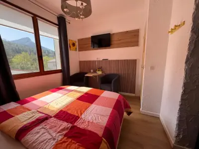 Doppelzimmer für 2 Personen (12 m²) in Castellane 9/10
